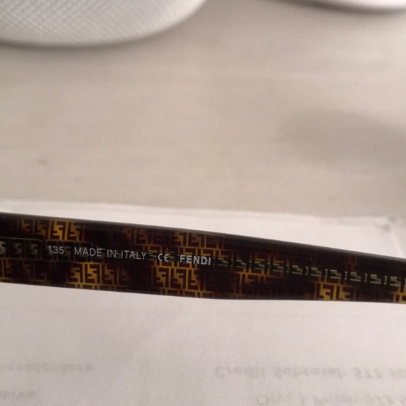 FENDI Sunglasses✨ - Picture 6 of 6